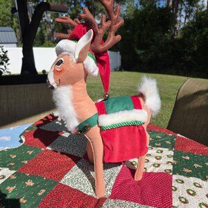 18" Tall Annalee Posable Christmas Reindeer Santa‎ Hat Pockets Figure 2006